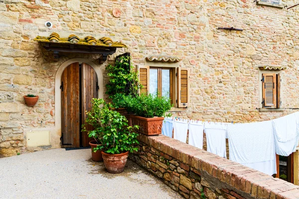 Stary tradycyjnych domach w zabytkowej miejscowości Volterra — Zdjęcie stockowe