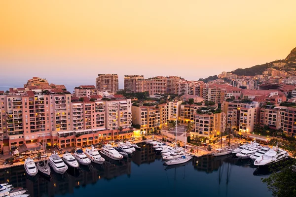 Porto di Monaco. Passera di mare . — Foto Stock