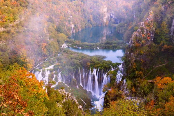 Colori utum e cascate di Plitvice — Foto Stock