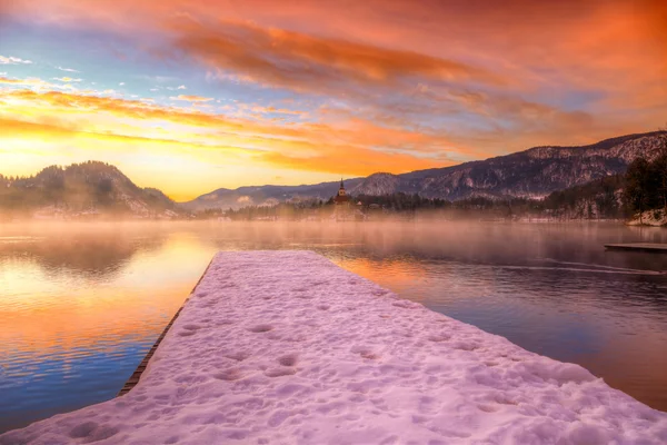 Bled con lago in inverno, Slovenia, Europa — Foto Stock