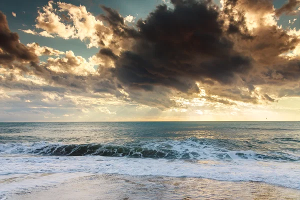 Zonsondergang op zee — Stockfoto