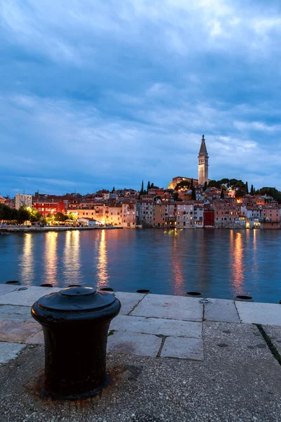 Rovinj óvárosától, a horvát Adriai-tenger partján — Stock Fotó