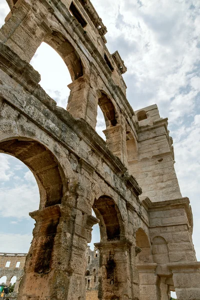 Anfiteatro famoso em Pula, Croácia — Fotografia de Stock