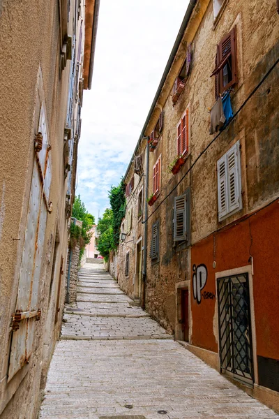 Narrow streets in Pula — Stock Photo, Image