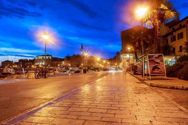 Ciudad vieja de Rovinj en la costa del mar Adriático de Croacia —  Fotos de Stock