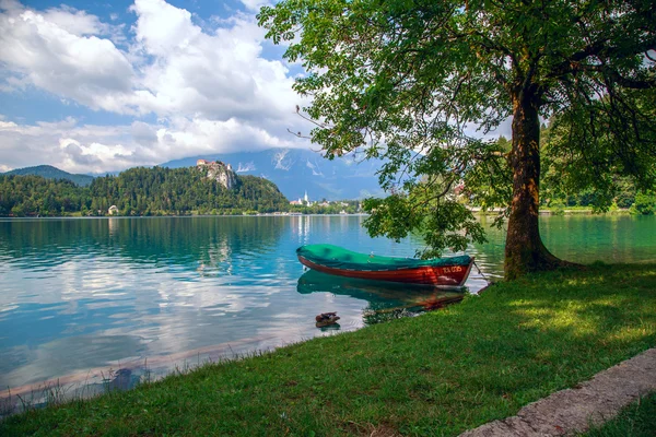 Båtar vid sjön Bled, Slovenien. — Stockfoto