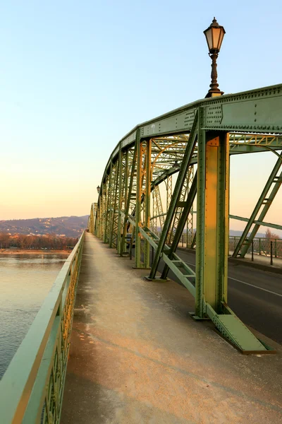 Marie Valerie brug, Esztergom, Sturovo — Stockfoto