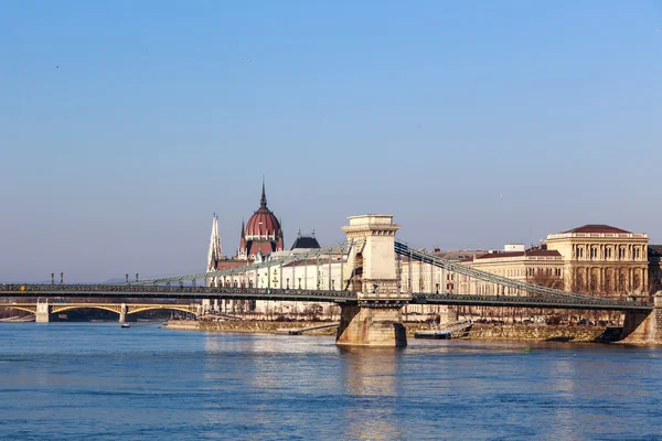 A famosa ponte Chain em Budapeste, Hungria — Fotografia de Stock