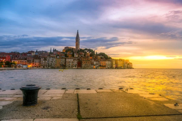 Rovinj old town at night in Adriatic sea — Stock Photo, Image