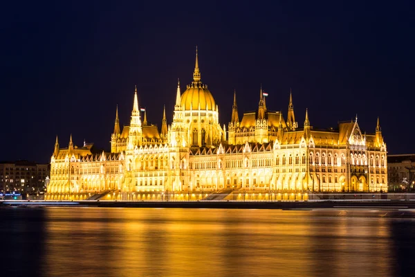 Hungarian parliament in Budapest — Stock Photo, Image