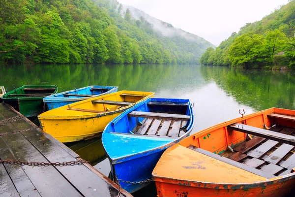 湖でボート — ストック写真