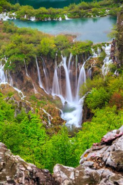 Plitvice Ulusal Parkı 'ndaki Şelaleler