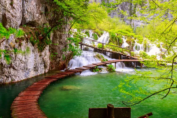 Wooden path in National Park in Plitvice — Stock Photo, Image