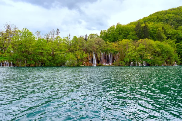 Cachoeiras no Parque Nacional de Plitvice — Fotografia de Stock