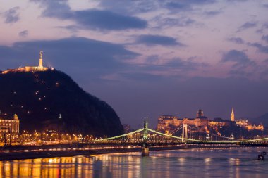 Budapeşte 'nin gece manzarası