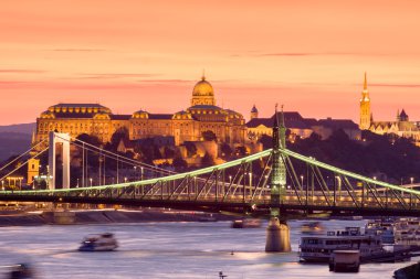 Budapeşte 'nin gece manzarası