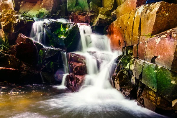 Bela cachoeira — Fotografia de Stock