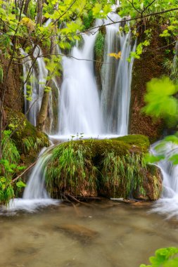 Plitvice Ulusal Parkı 'ndaki Şelaleler