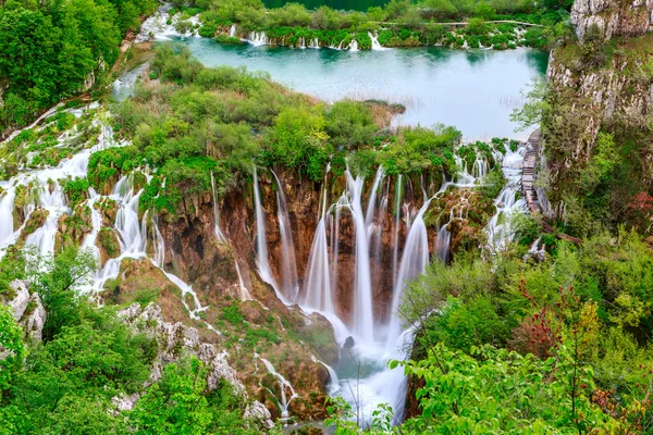 Vízesések a Plitvicei Nemzeti Park — Stock Fotó