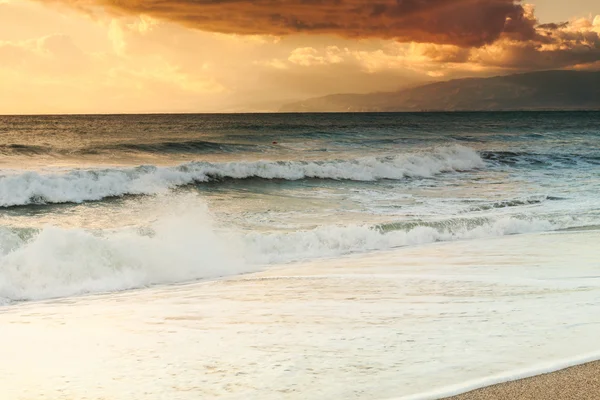 Pôr do sol praia — Fotografia de Stock