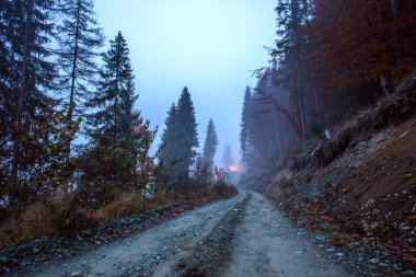 Puslu sabah sahne