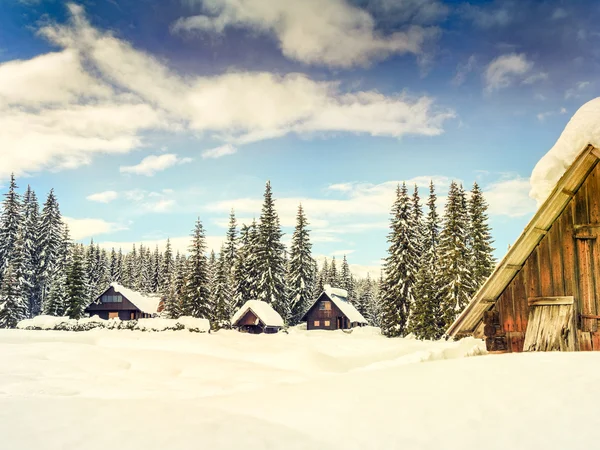 Σπίτι διακοπών χειμώνα στη Σλοβενία Άλπεις — Φωτογραφία Αρχείου