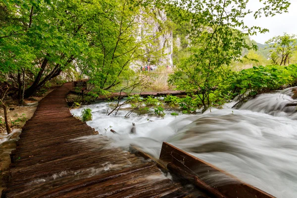 Wooden path in National Park in Plitvice — Stock Photo, Image