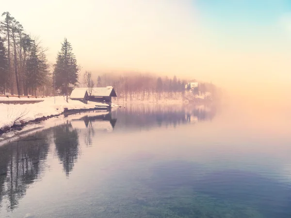 Téli időszakban a lake Bohinj-Szlovénia — Stock Fotó