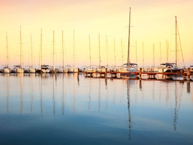 Yelkenli tekne Marina, lake Balaton