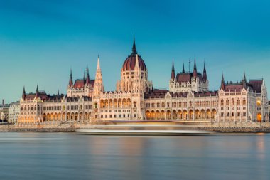 Günbatımında Macar Parlamento Binası