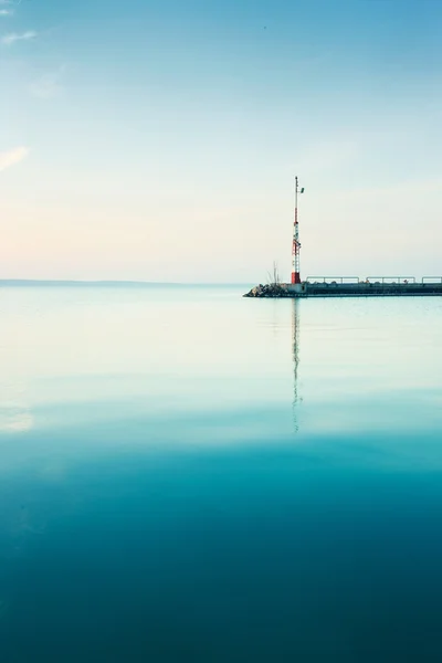 Szép napfelkeltét a Balatonnál — Stock Fotó