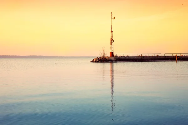 Szép napfelkeltét a Balatonnál — Stock Fotó