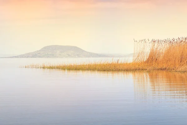 Belo pôr do sol no lago Balaton — Fotografia de Stock