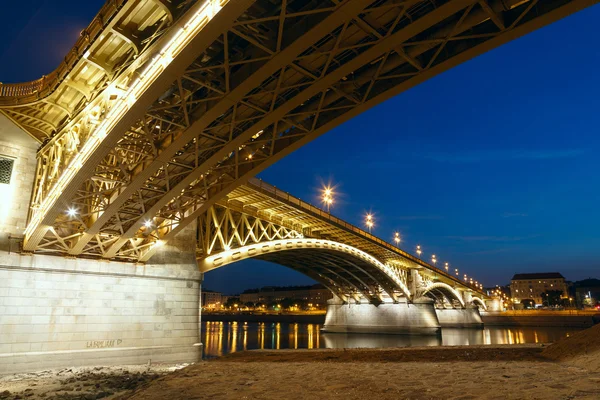 Ponte Margaret ao entardecer em Budapeste — Fotografia de Stock