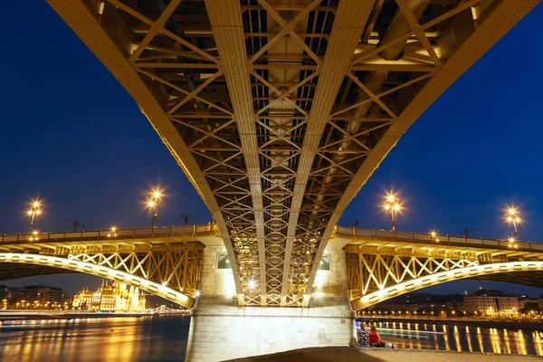 Ponte Margaret ao entardecer em Budapeste — Fotografia de Stock