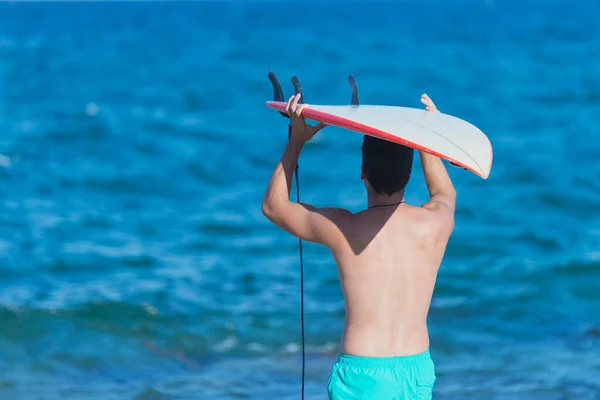 Sexy Active Water Sport Fitness Abs Man Carrying His Surfboard — Stock Photo, Image