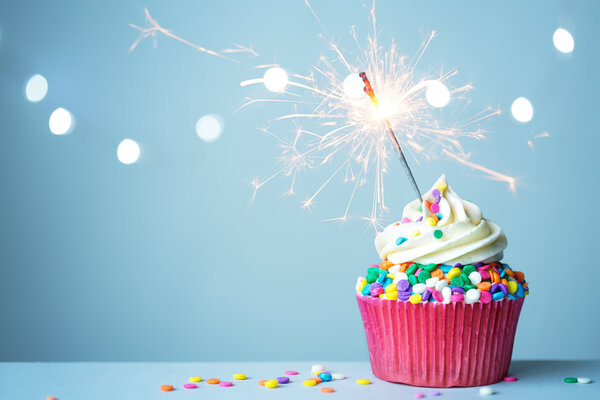 Cupcake con espumoso — Foto de Stock