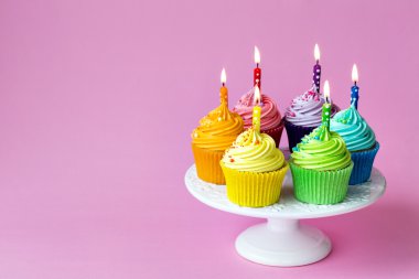 Kutlama cupcakes pasta stand