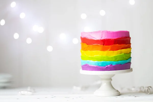 Colorful Rainbow Cake Cakestand — Stock Photo, Image