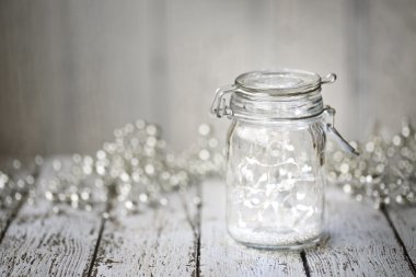 Peri ışıkları bir kavanoz içinde
