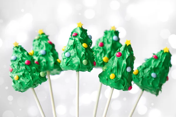 Christmas tree cake pops — Stock Image Christmas tree cake pops Royalty Free Stock Images