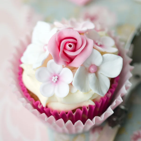 Blomma cupcake — Stockfoto
