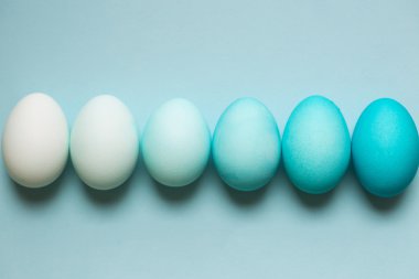 Satır ombre Paskalya yortusu yumurta