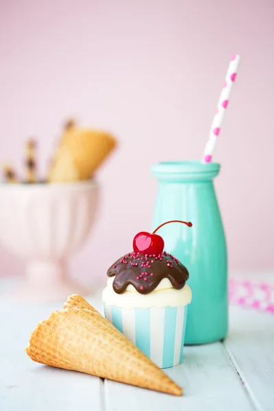 Dondurma sundae cupcake — Stok fotoğraf