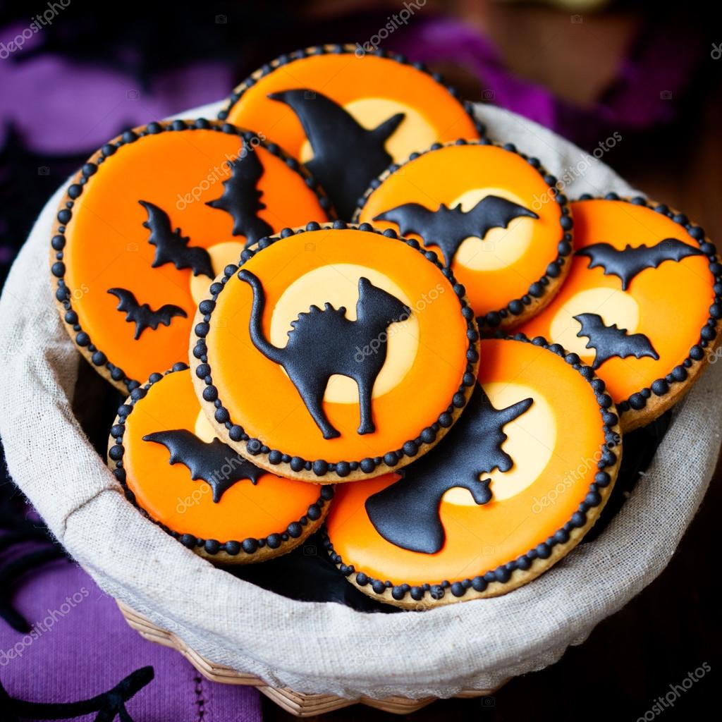 https://st2.depositphotos.com/1006075/8396/i/950/depositphotos_83967172-stock-photo-halloween-cookies.jpg