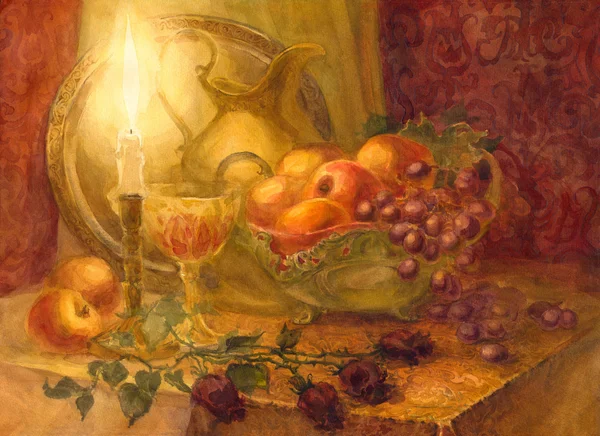 Gouache masih hidup. Membakar lilin menerangi buah-buahan dan emas — Stok Foto