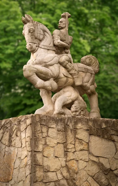 Monumento al Príncipe Svyatoslav en Kiev, Ucrania . — Foto de Stock