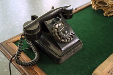 Vintage black phone clipart