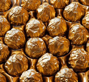 Soyut, mutlu, ışıltılı, ışıltılı, ışıltılı, şekerli kahve yığını, hurda, kafeterya, romantik evlilik, aşk partisi, siyah, şenlikli fon tasarımı. Üst görünümü kapat eski moda pek çok taze yemek arzusu paketi