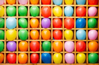 Şirin canlı neşeli artış oksijen gazı yuvarlak beyaz gökyüzü hava zemin üzerinde izole topu uçuş küme. Parlak renkli elle çizilmiş resmi Eskiz sanat retro sevinç karalama stilinde. Görünümü kadar yakın ve metin için boşluk